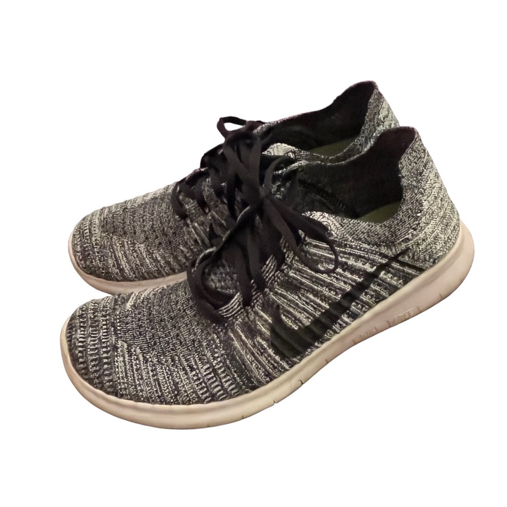 NIKE FREE RUN sneakers. Size 10. Gently worn.